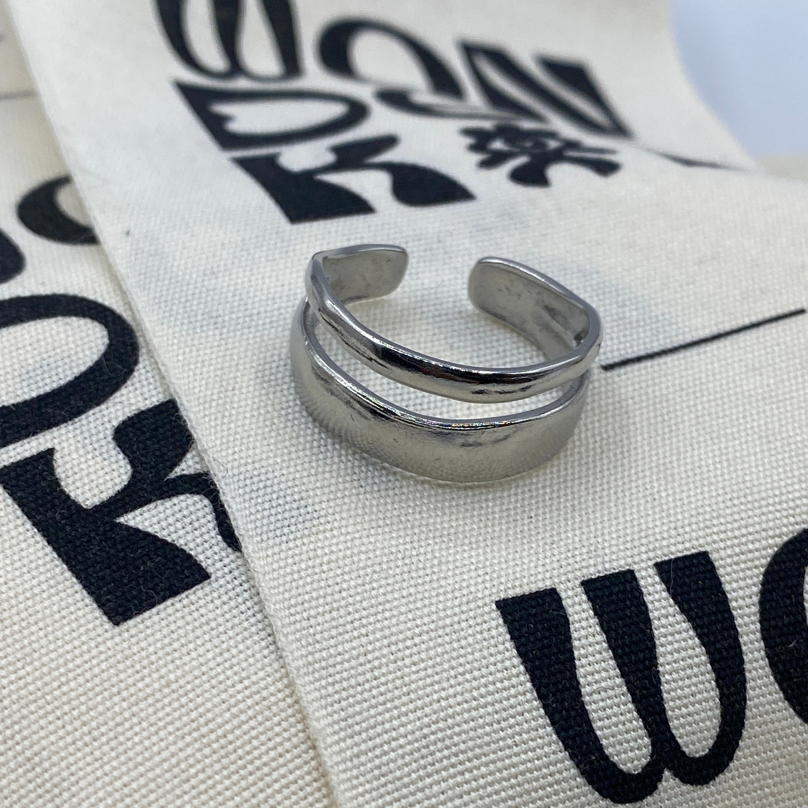 THE LOOP RING // Steel