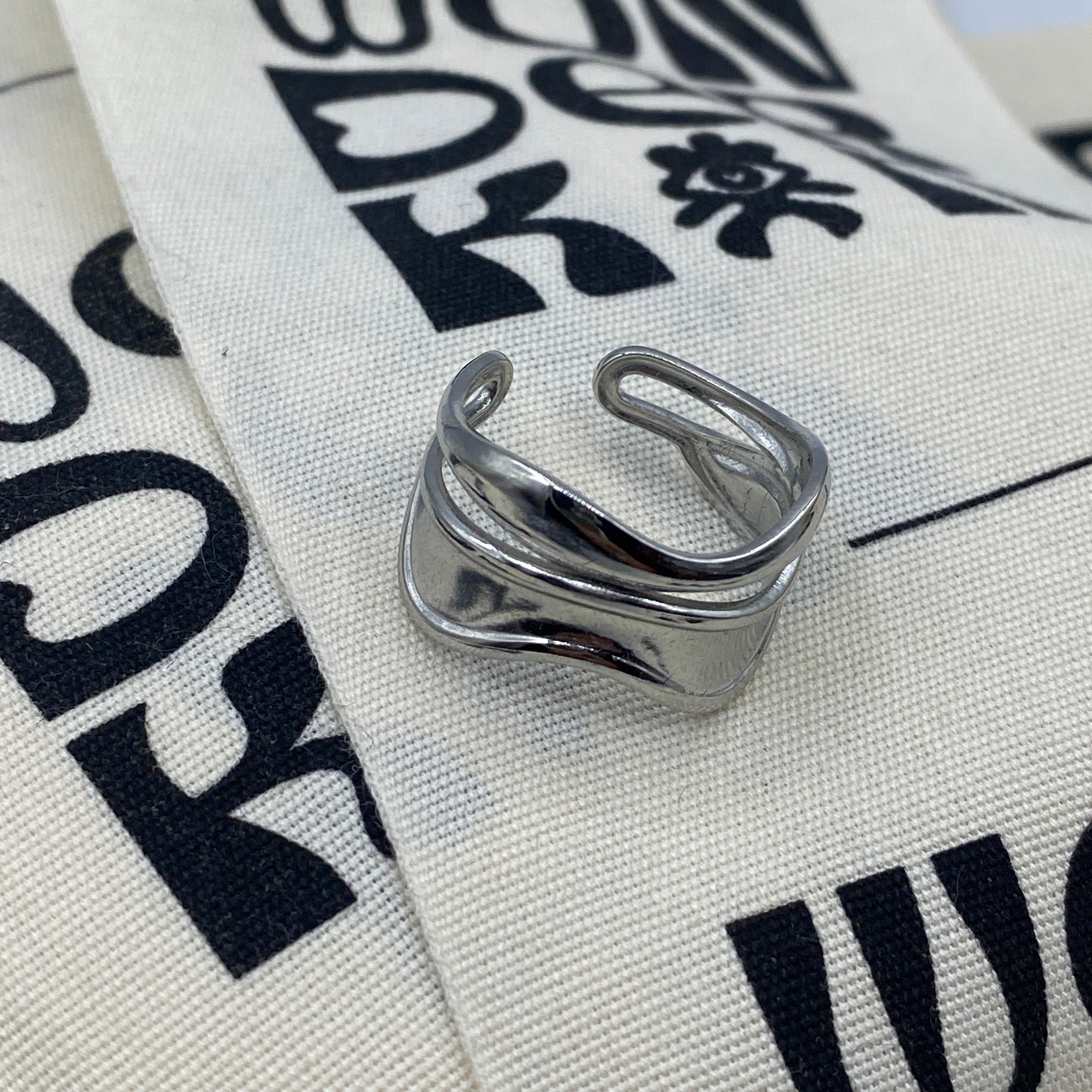 THE WAVE RING // Steel