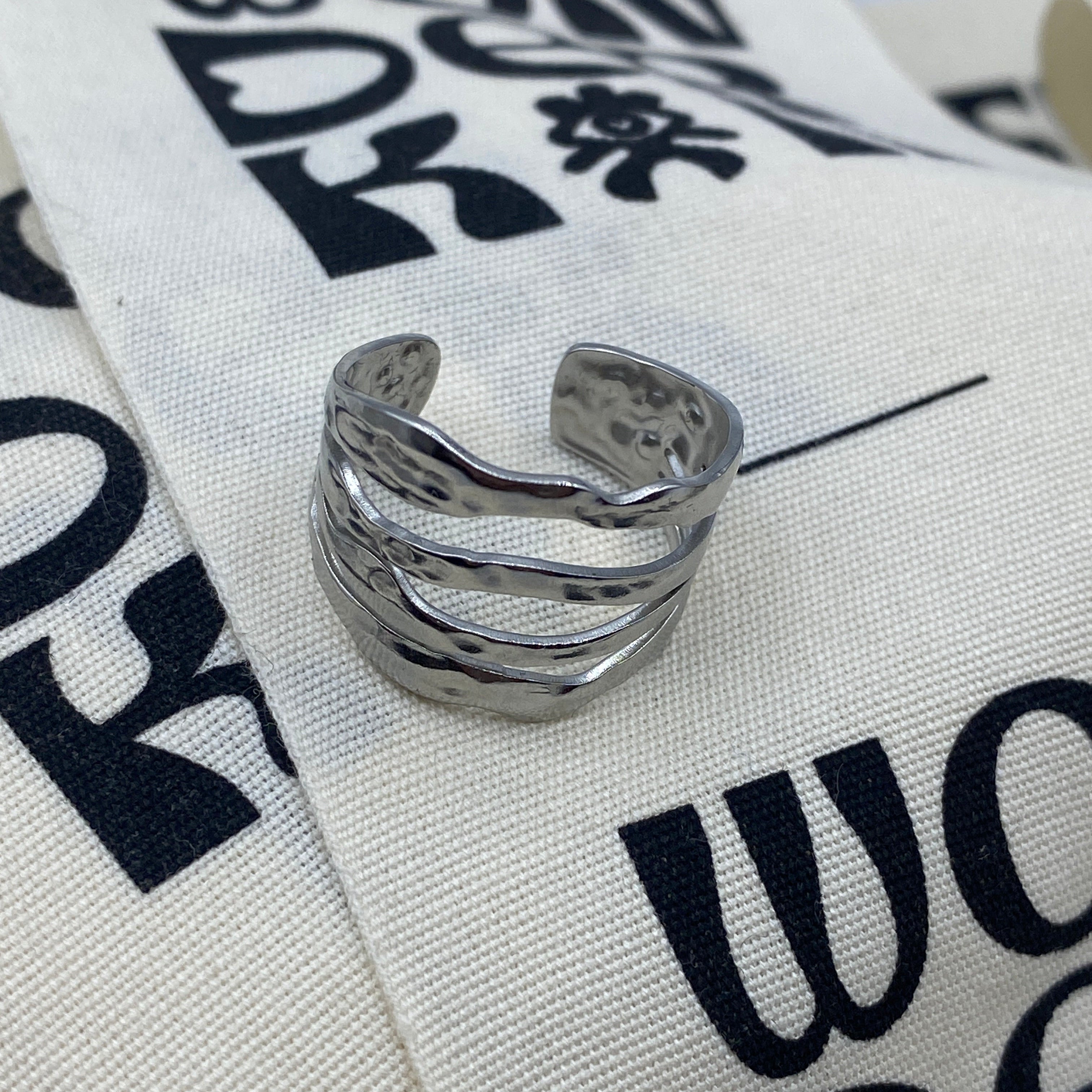 THE VIBE RING // Steel